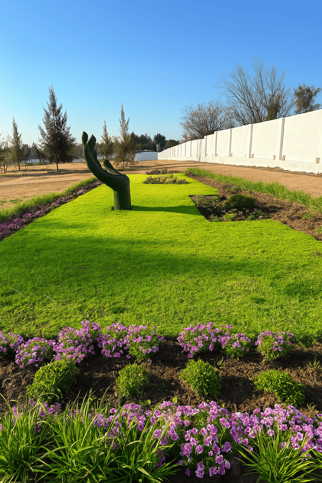 The Palm / The Hand - View 2